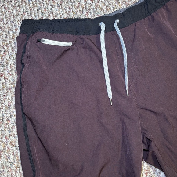 Vuori Banks Athletic Shorts 7" Men's Size XXL Dark Maroon Athletic Workout Gym - Picture 6 of 11